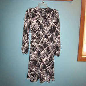 Ann Taylor Long sleeved Plaid dress